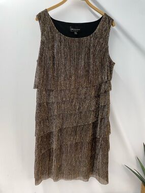 CONNECTED WOMAN GOLD METALLIC SLEEVELESS DRESS FTL-04-177